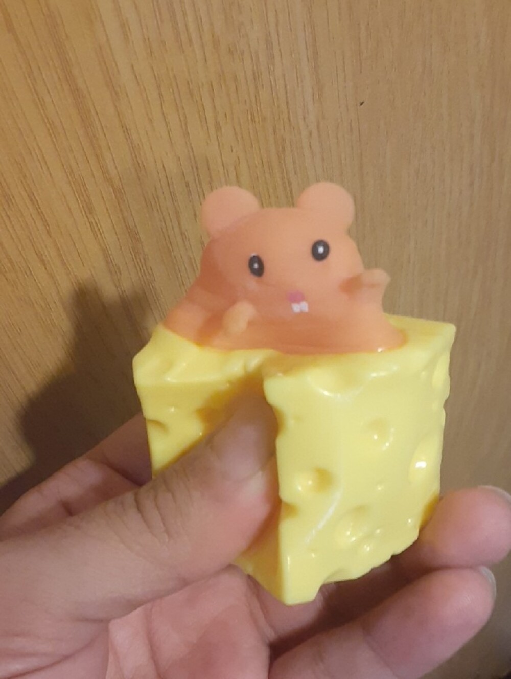 Squishy Cheese Peek-a-boo Mouse - Picture 4 of 5